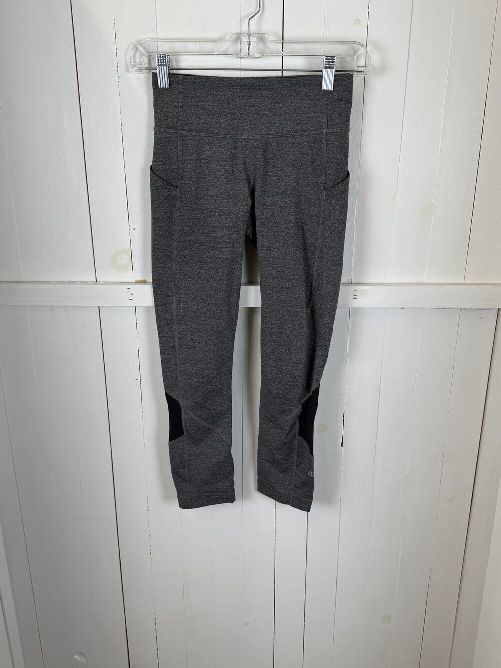 Lululemon Gray Black Capri Leggings Size 2 Nylon Women's